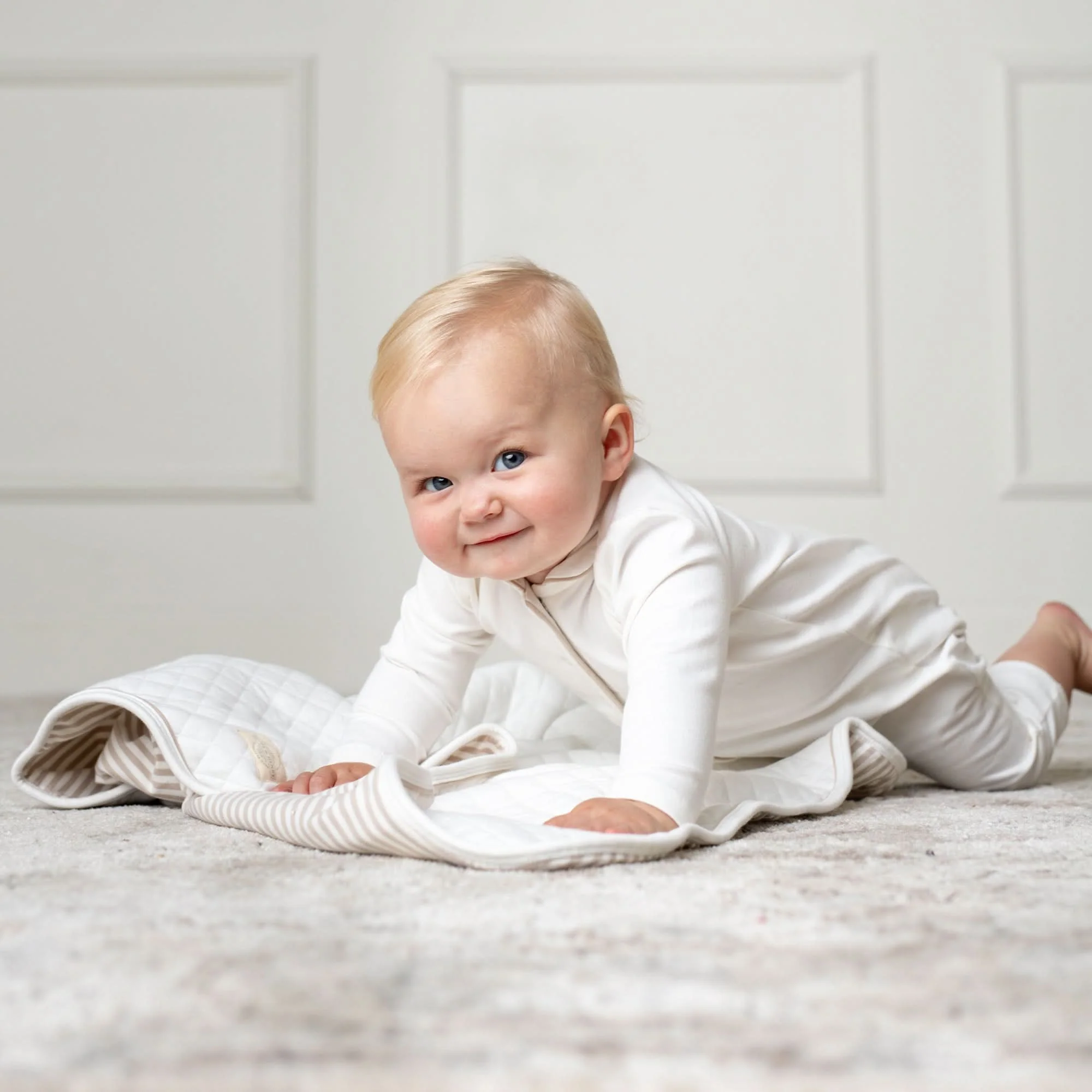 3-Piece Organic Knit Gift Set - White with Taupe Trim - Image 3