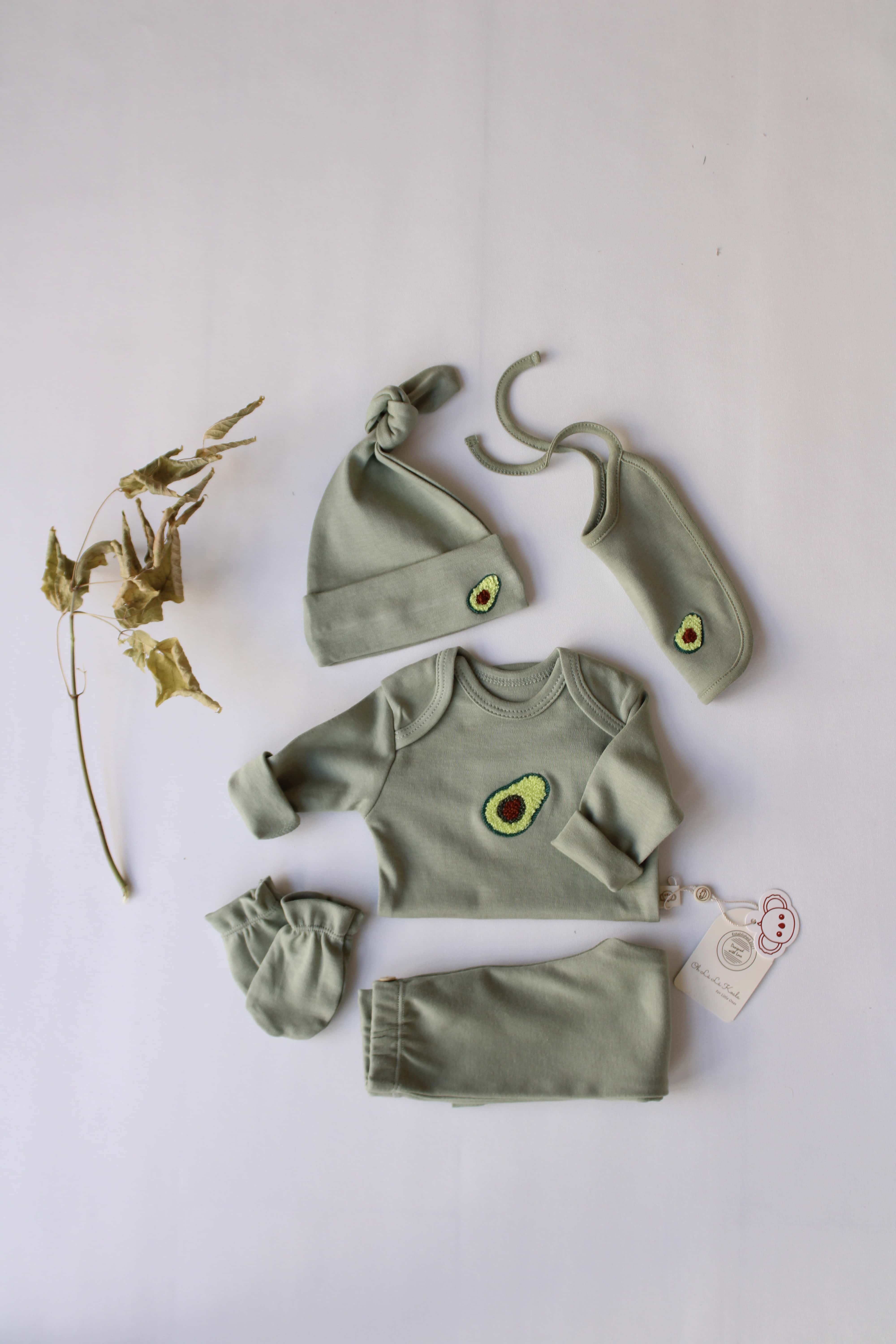 Avocado Patterned 5 Piece Newborn Set - Image 3