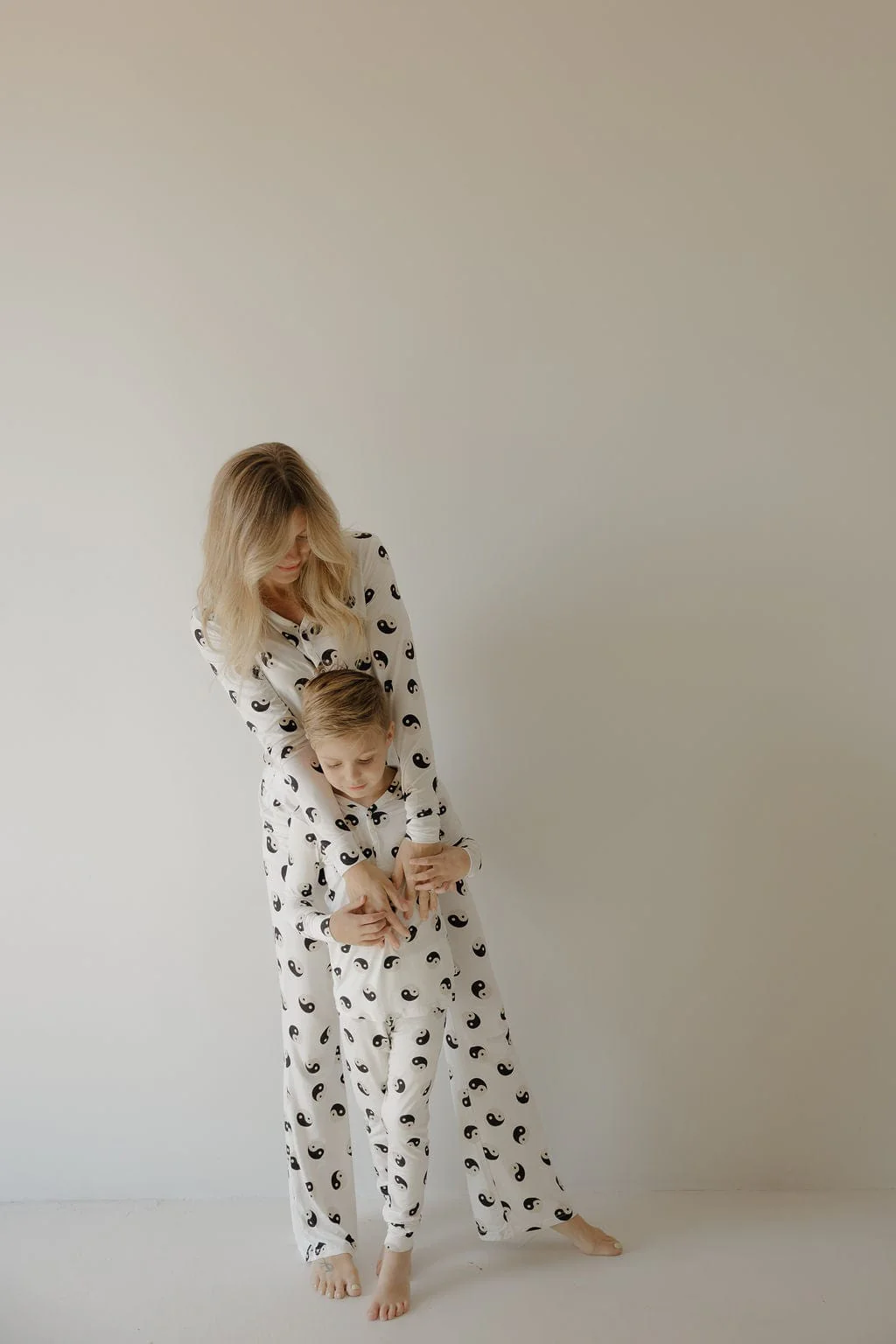 Bamboo Two Piece Pajamas - Black & White Yin Yang - Image 5
