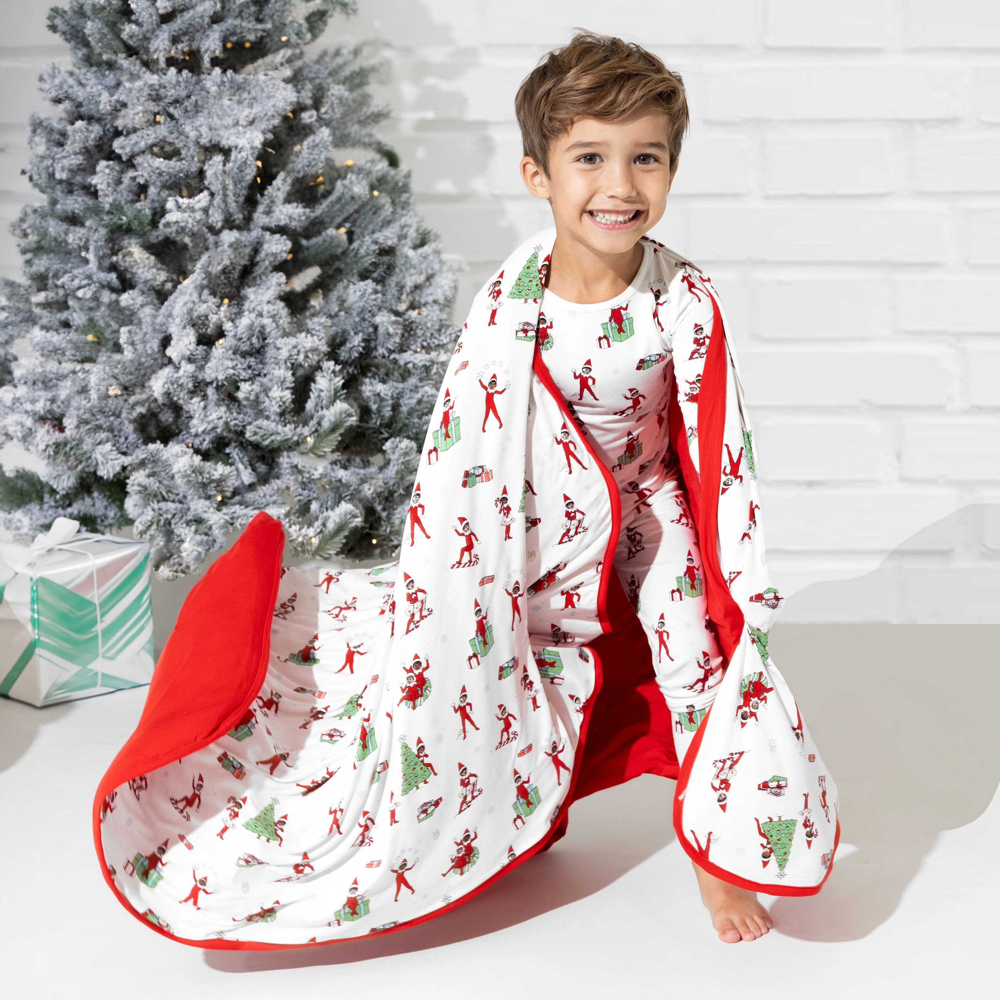 Bamboo Blanket - The Elf On the Shelf - Image 4