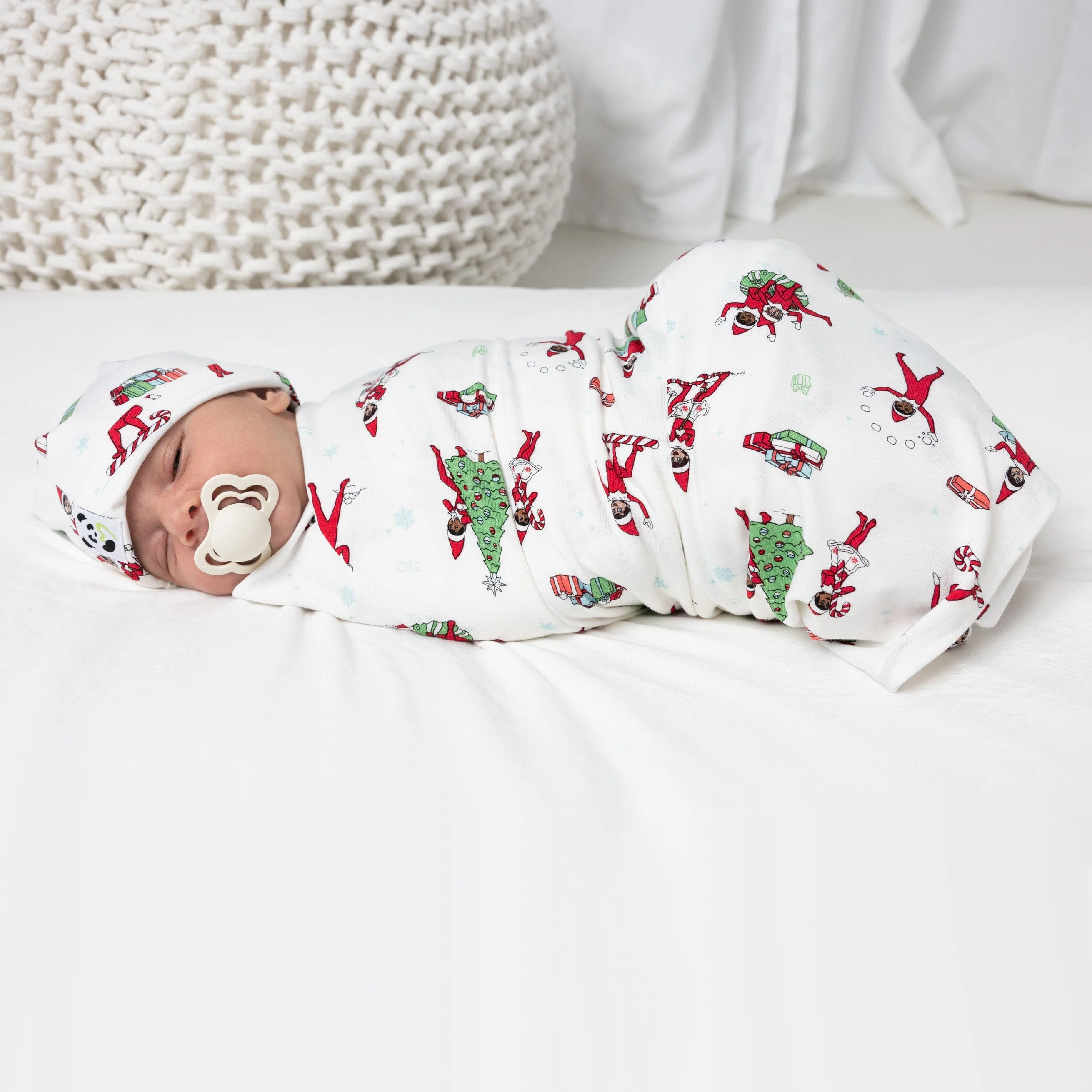 Bamboo Swaddle and Beanie Set - The Elf On the Shelf - Image 3
