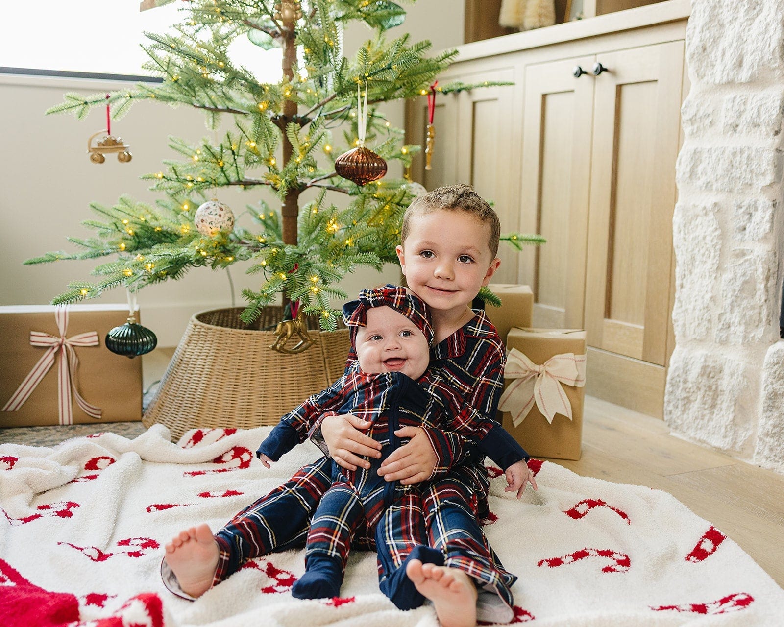 Christmas Plaid Collared Pajama Set - Image 3