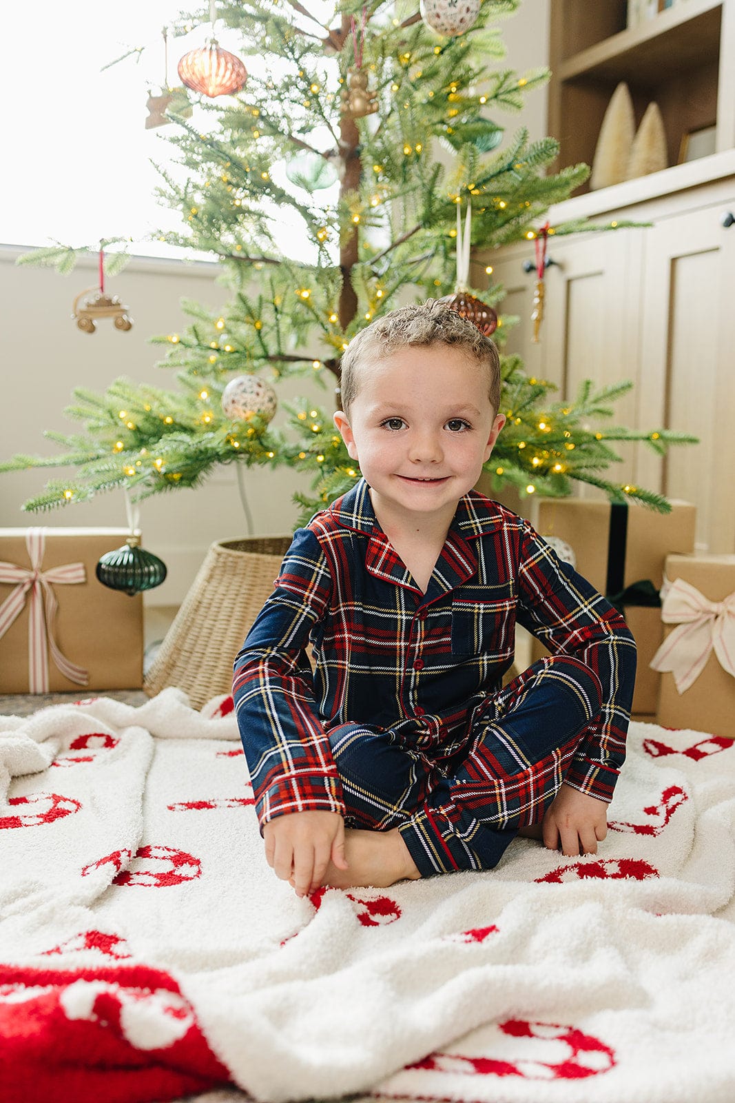 Christmas Plaid Collared Pajama Set - Image 4