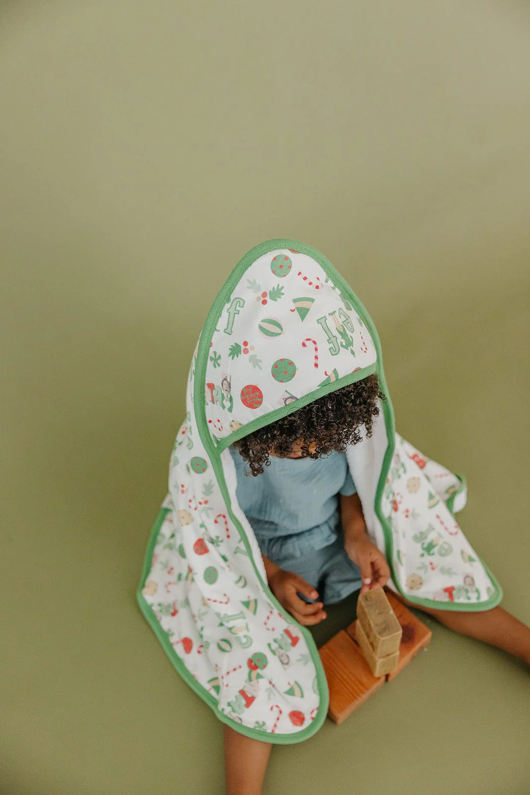 Premium Knit Hooded Towel - Elf - Image 4