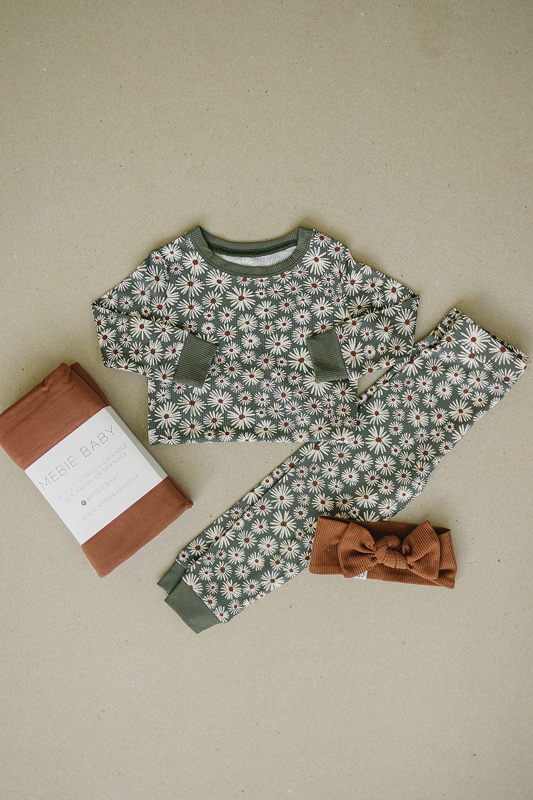 Ribbed Bamboo Long Sleeve Pajama Set - Dark Green Daisy - Image 3
