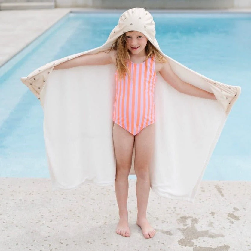 Hooded Towels - Image 21