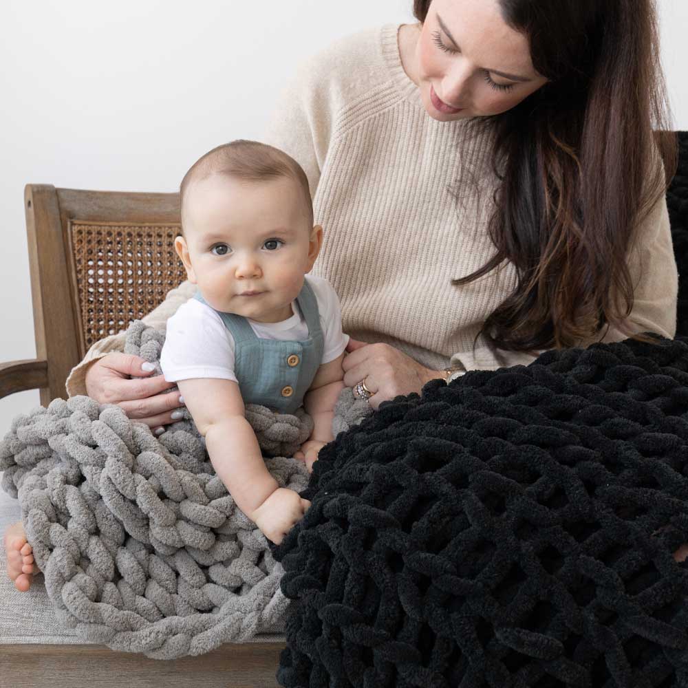 INFINITE CHUNKY KNIT BLANKET | MINKY | CUDDLE - MIST - Image 4