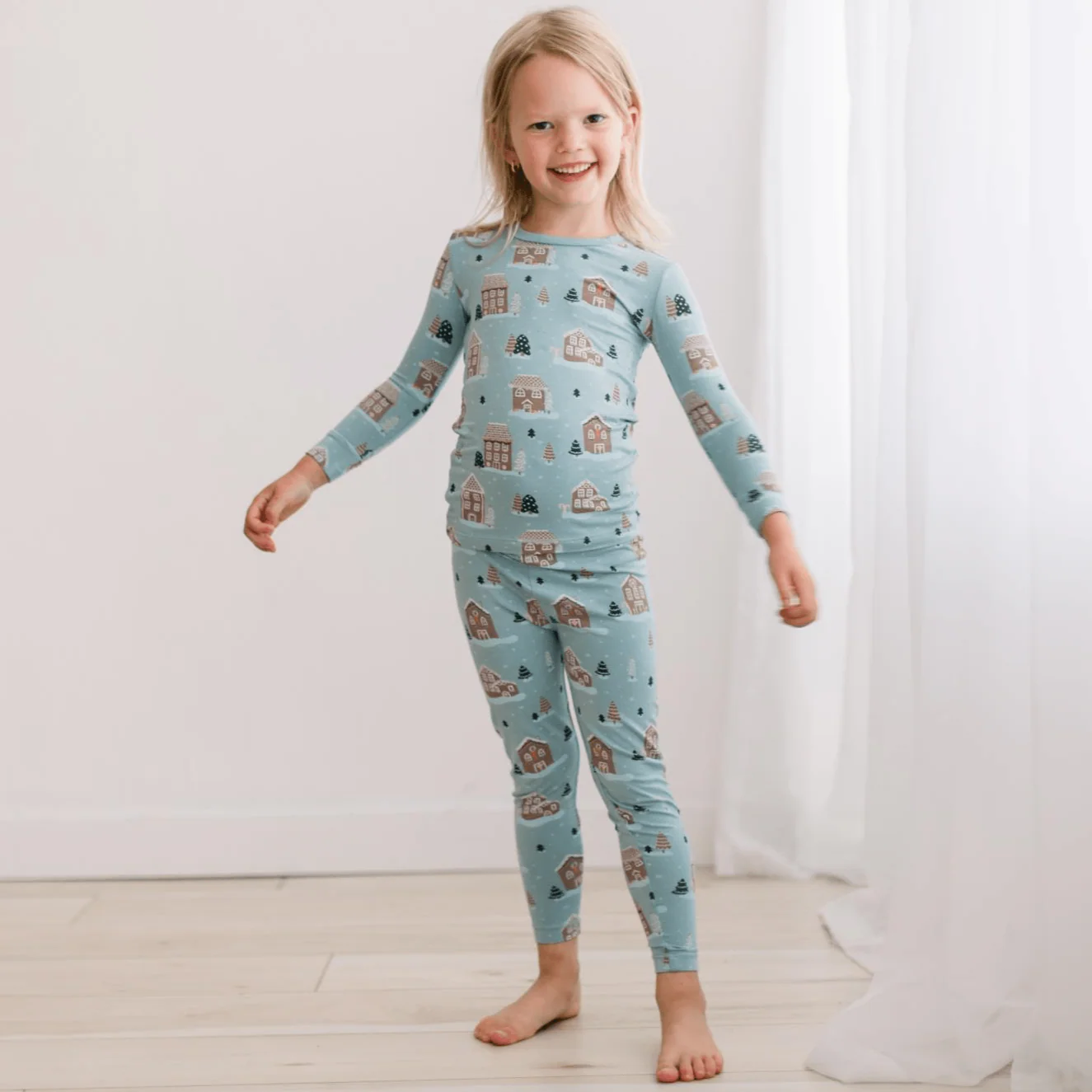 Bamboo Long Sleeve Pajama Set - Stormy Sea Gingerbread Town