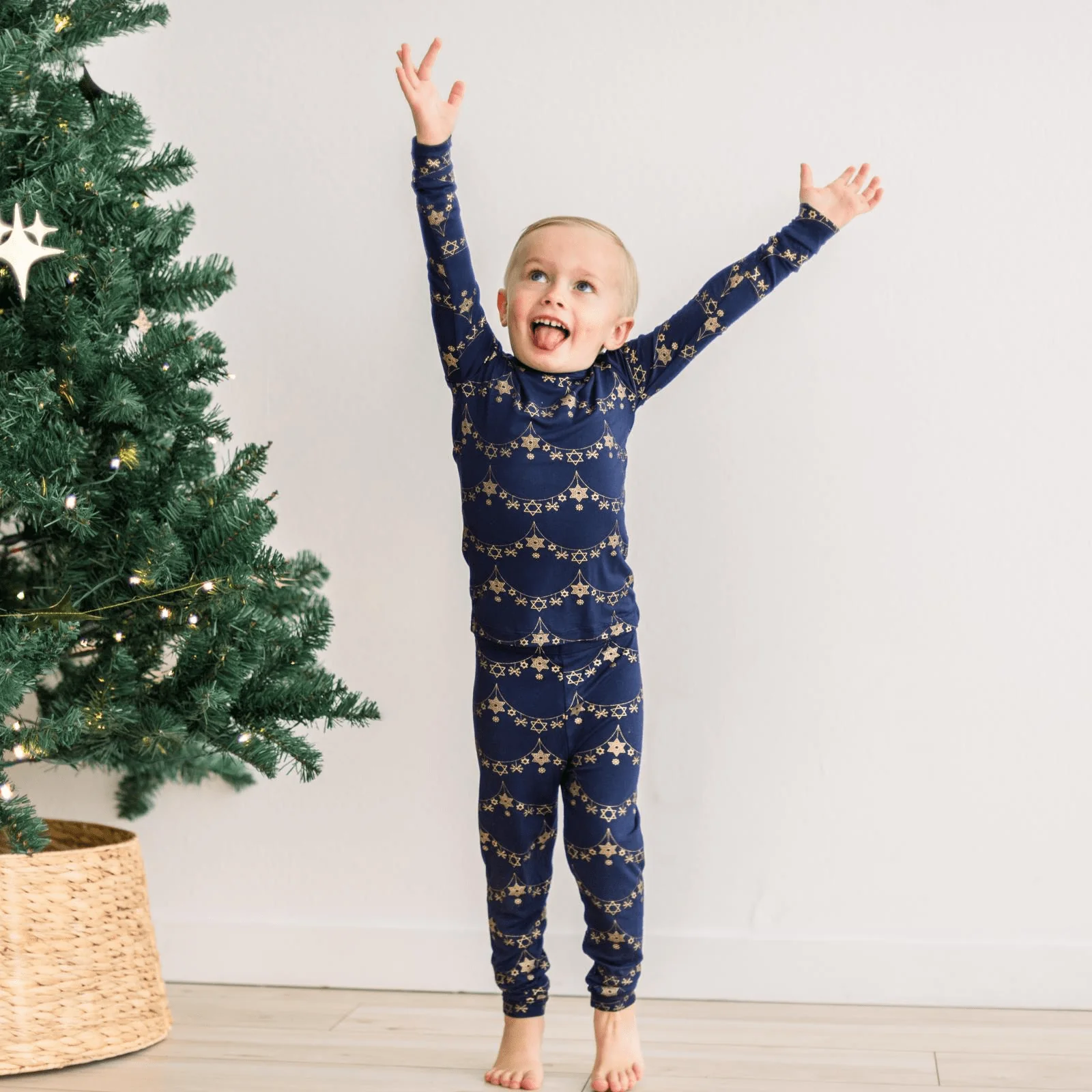 Bamboo Long Sleeve Pajama Set - Winter Garland - Image 4