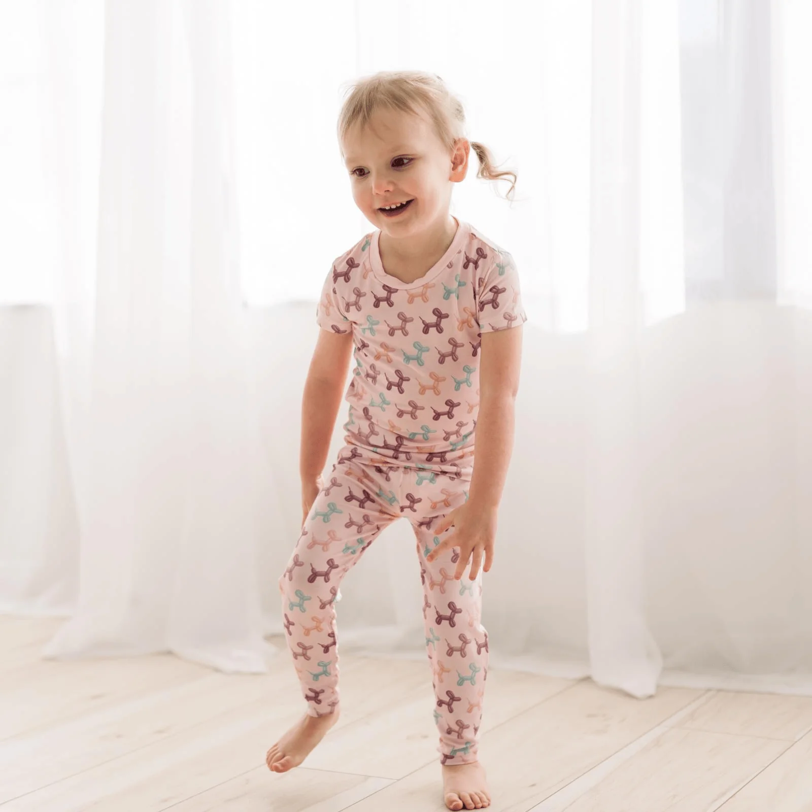 Bamboo Short Sleeve Pajama Set - Shrinking Violet Balloon Dogs - Image 4