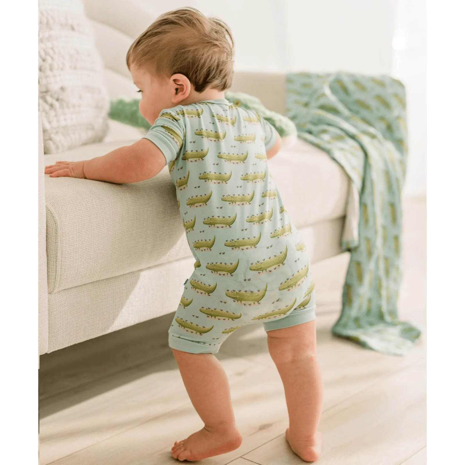 Bamboo Shorty Sleeper with Zipper - Spring Sky Croc & Friends - Image 2