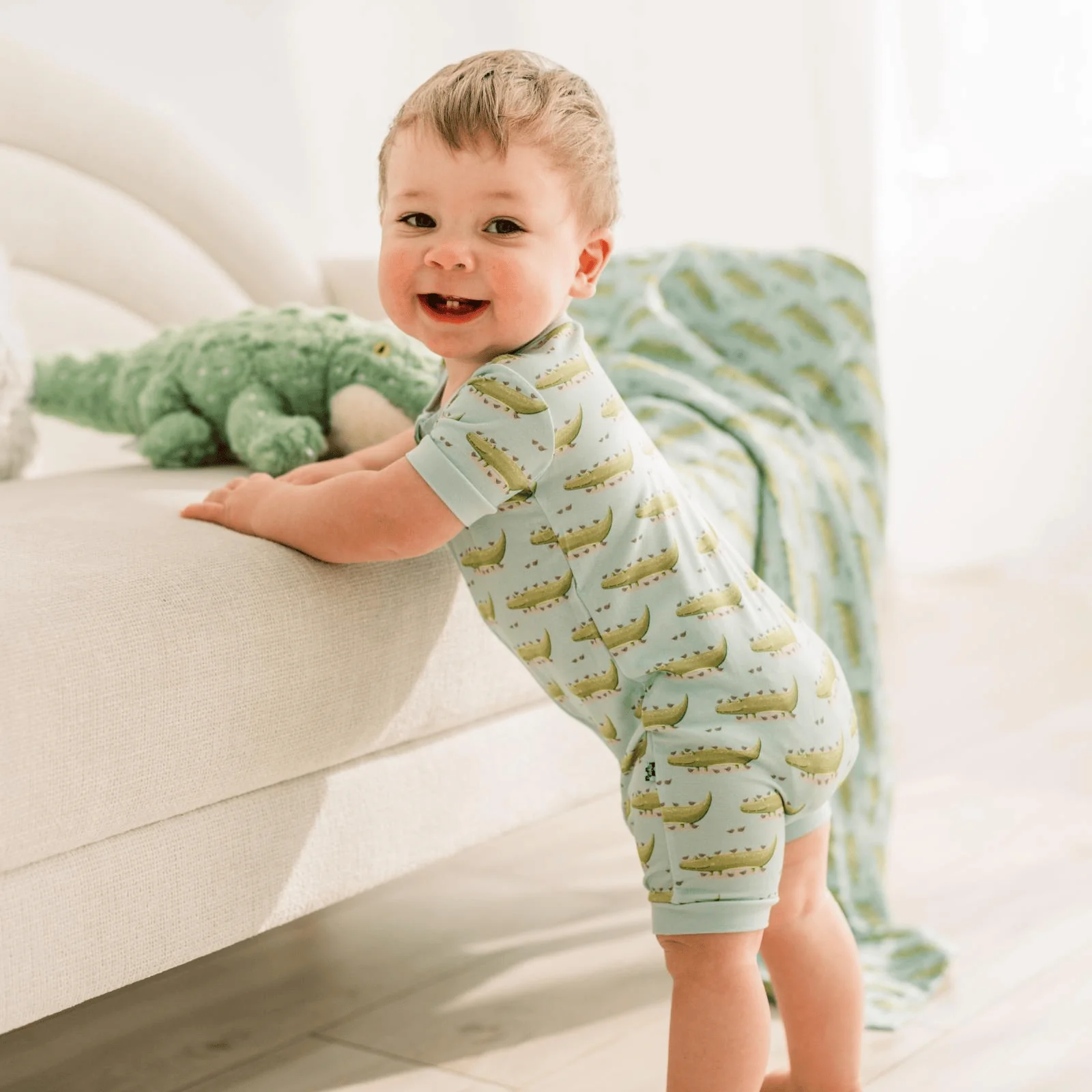 Bamboo Shorty Sleeper with Zipper - Spring Sky Croc & Friends - Image 4