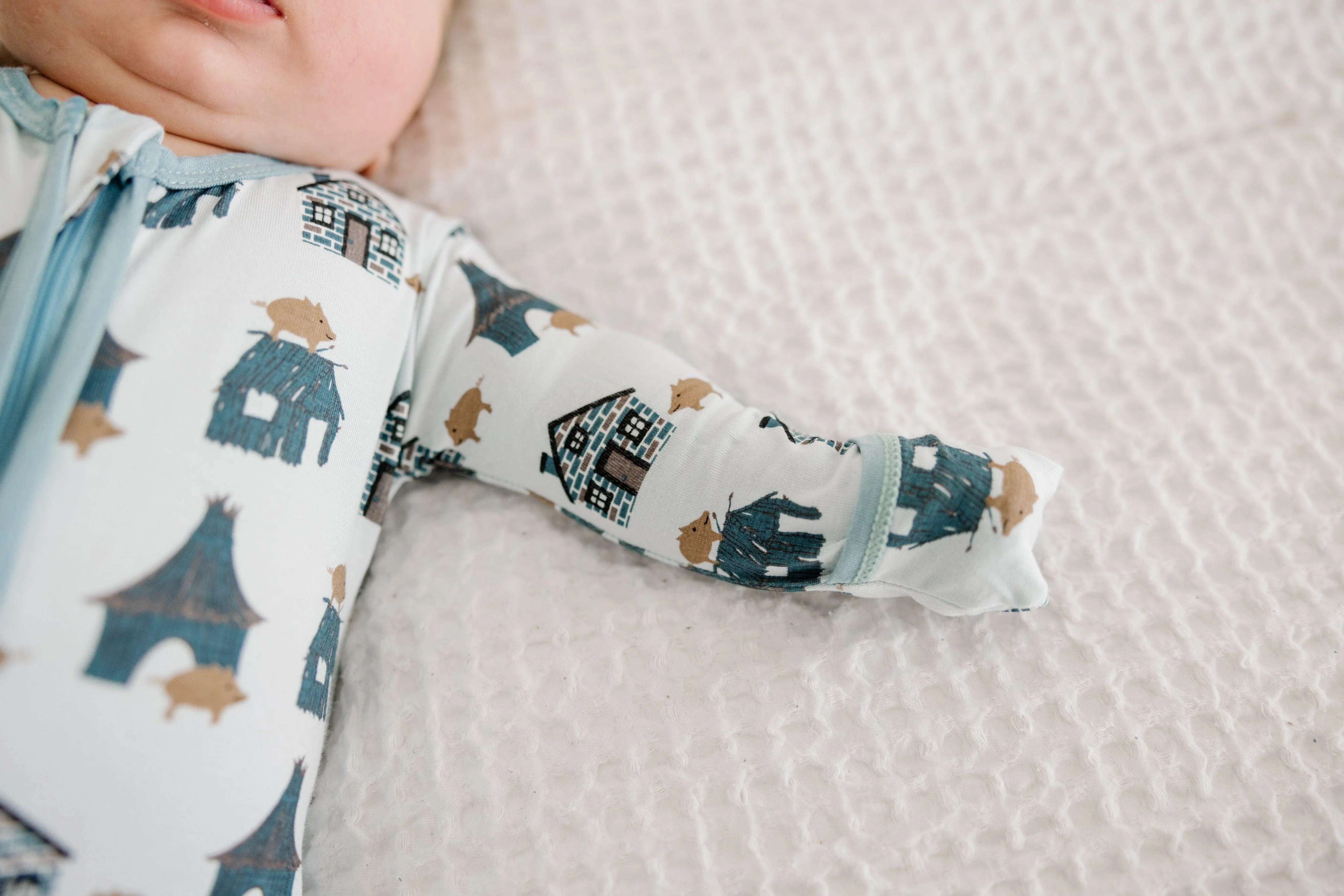 Bamboo Footie with 2-Way Zipper - Illusion Blue Three Little Pigs - Image 2
