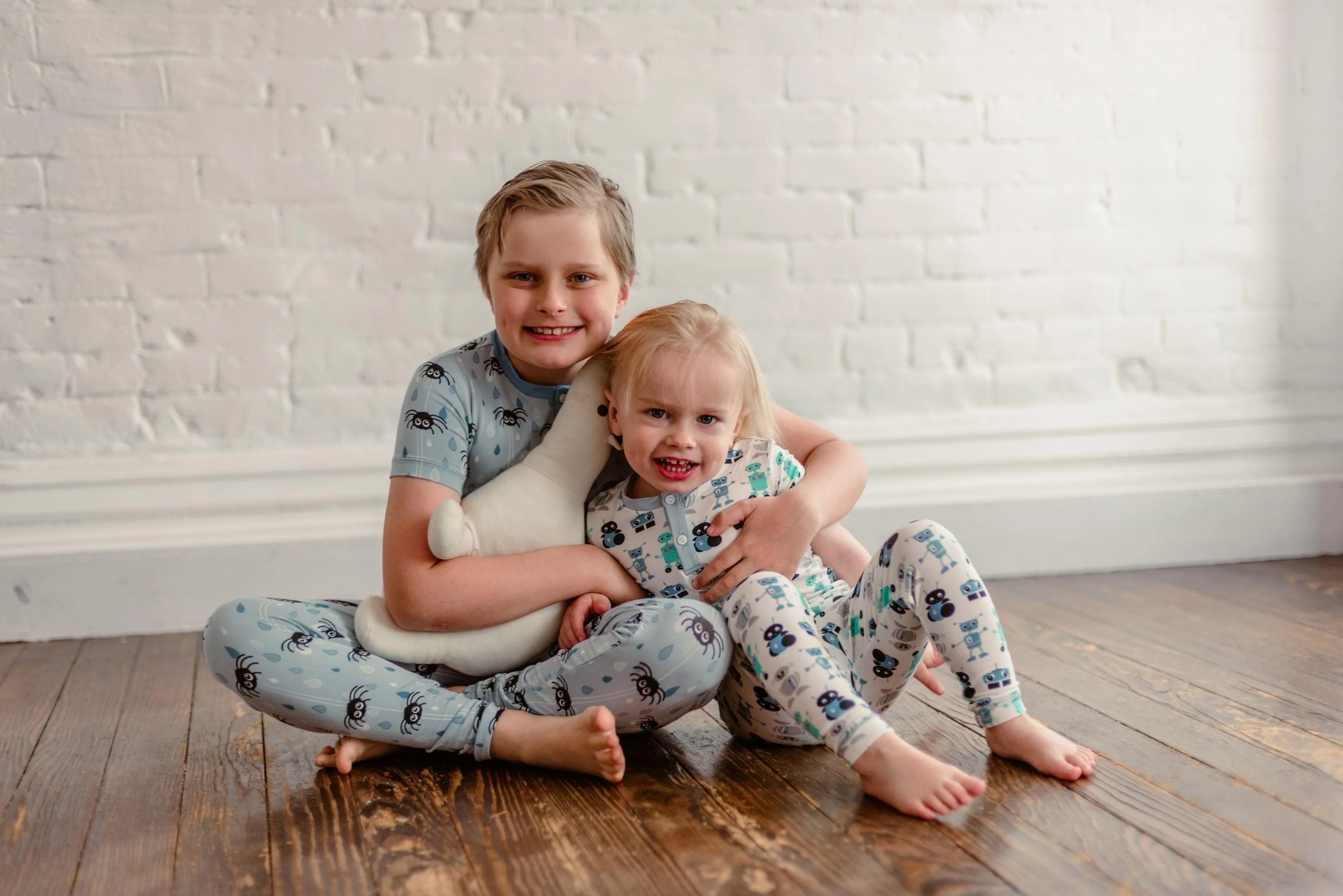 Boy's Print Bamboo Short Sleeve Henley Pajama Set - Pearl Blue Itsy Bitsy Spider - Image 5