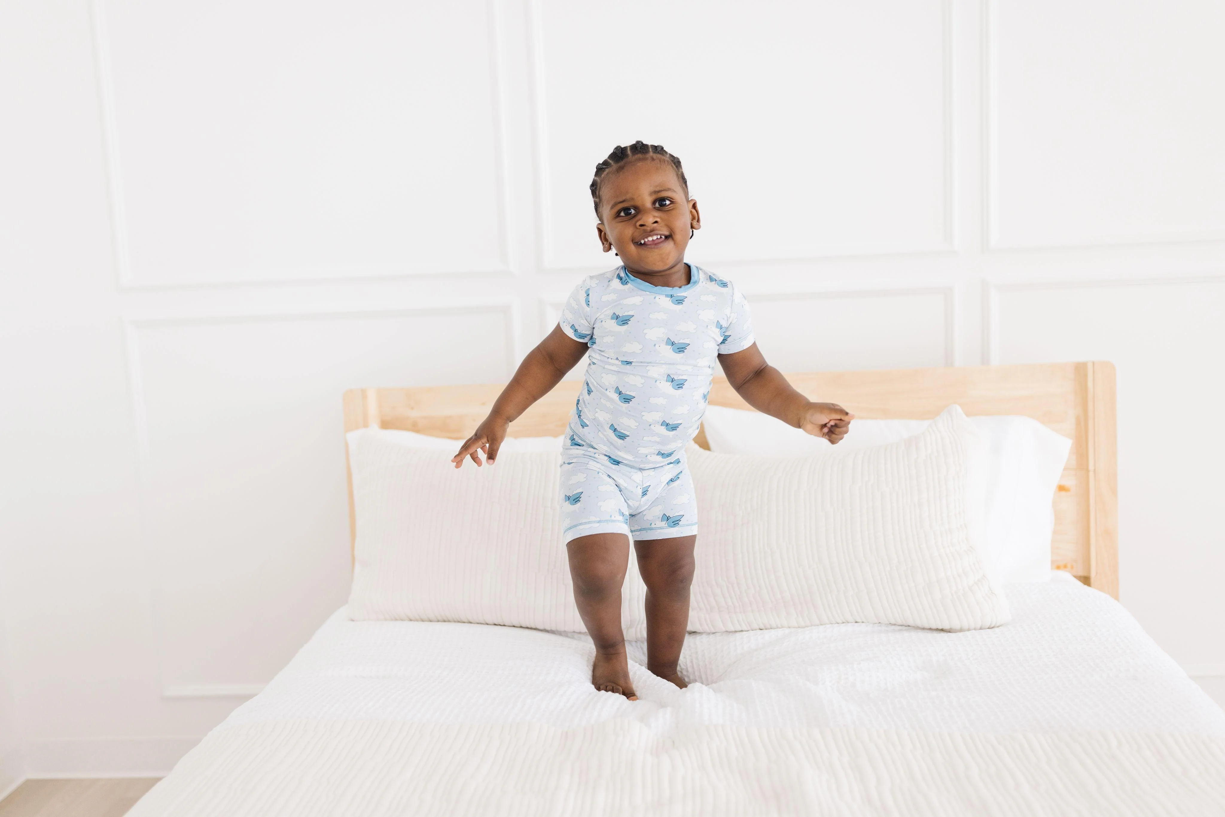 Boy's Print Bamboo Short Sleeve Pajama Set with Shorts - Dew Flying Pigs - Image 6