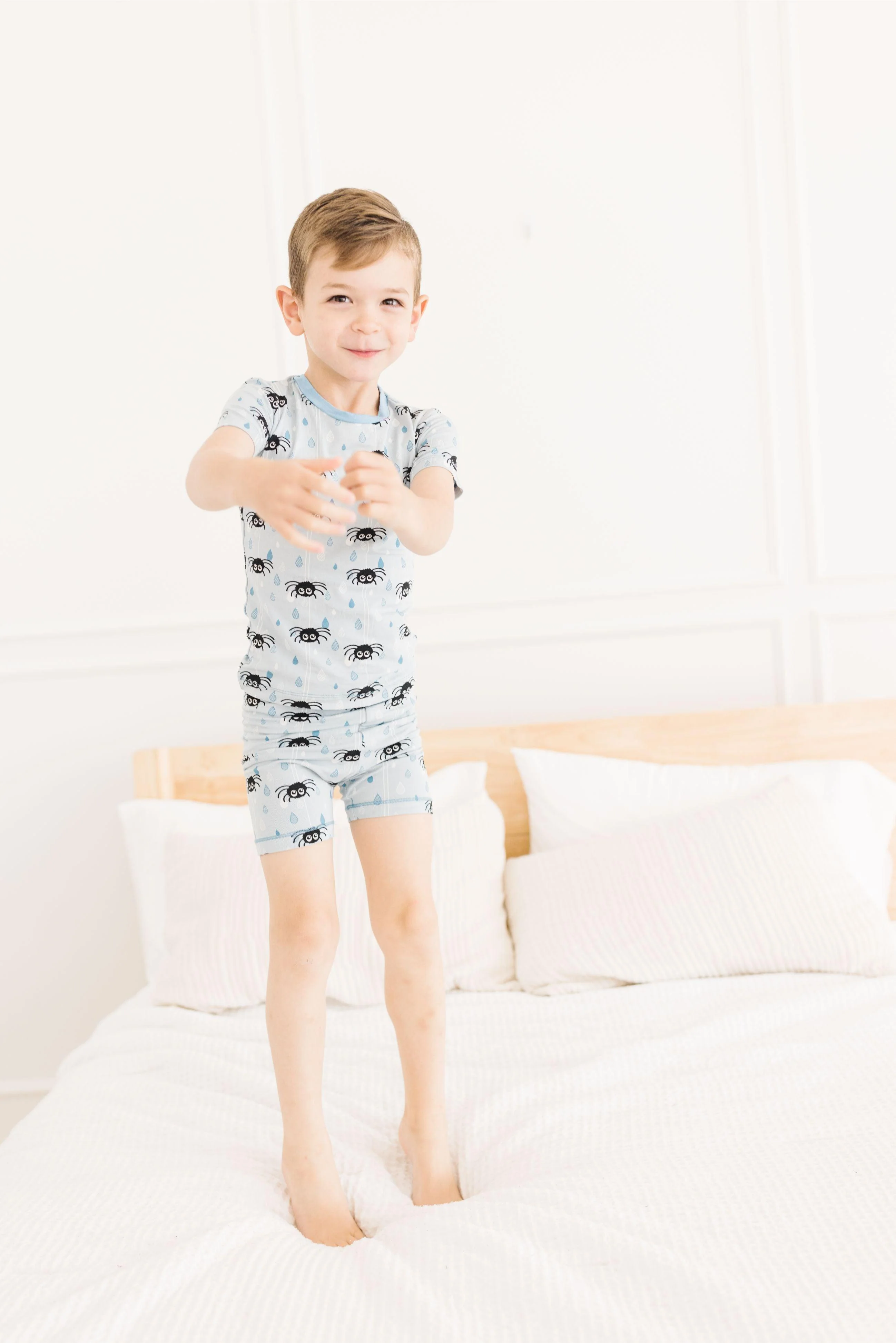 Boy's Print Bamboo Short Sleeve Pajama Set with Shorts - Pearl Blue Itsy Bitsy Spider - Image 4