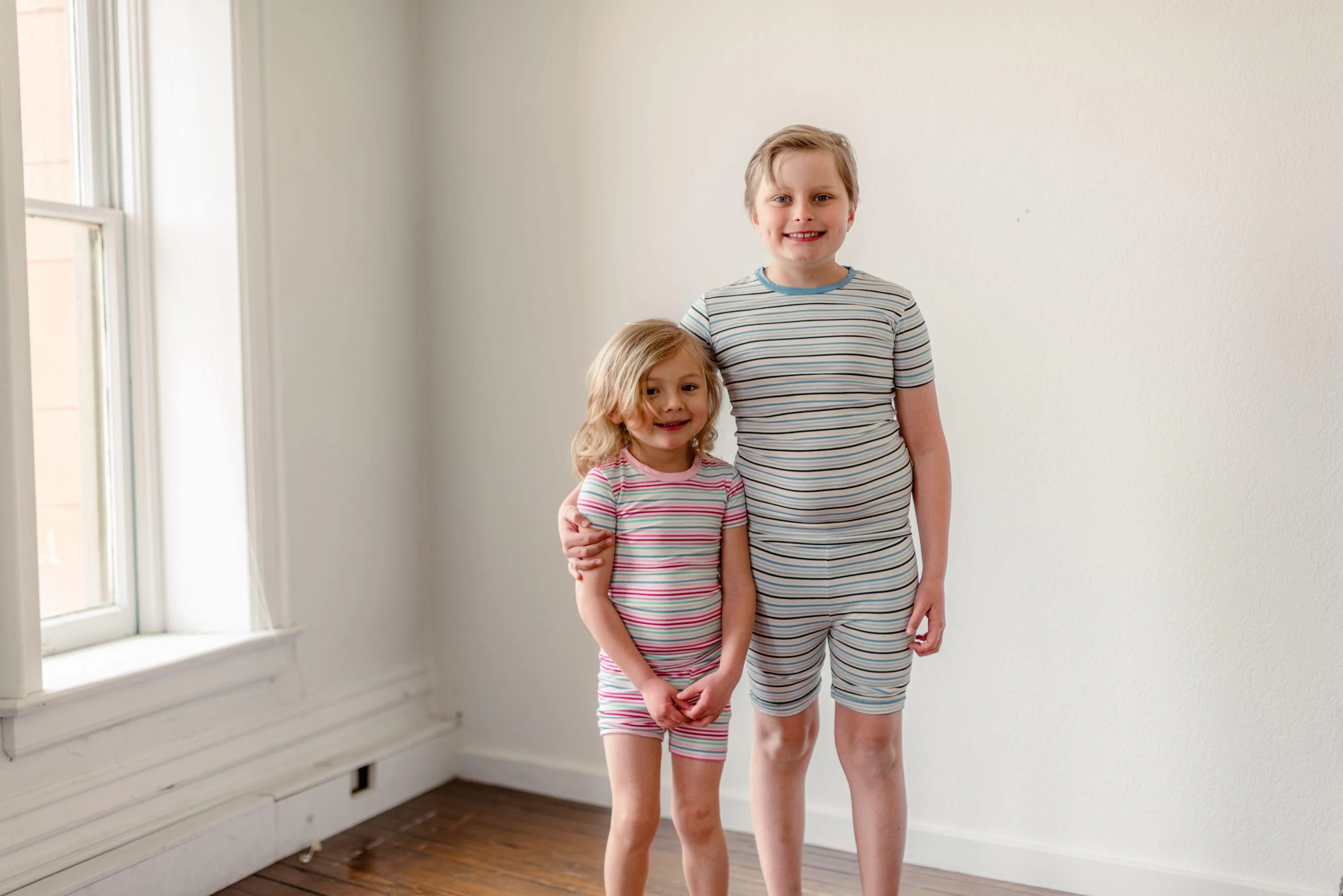 Boy's Print Bamboo Short Sleeve Pajama Set with Shorts - Rhyme Stripe - Image 2