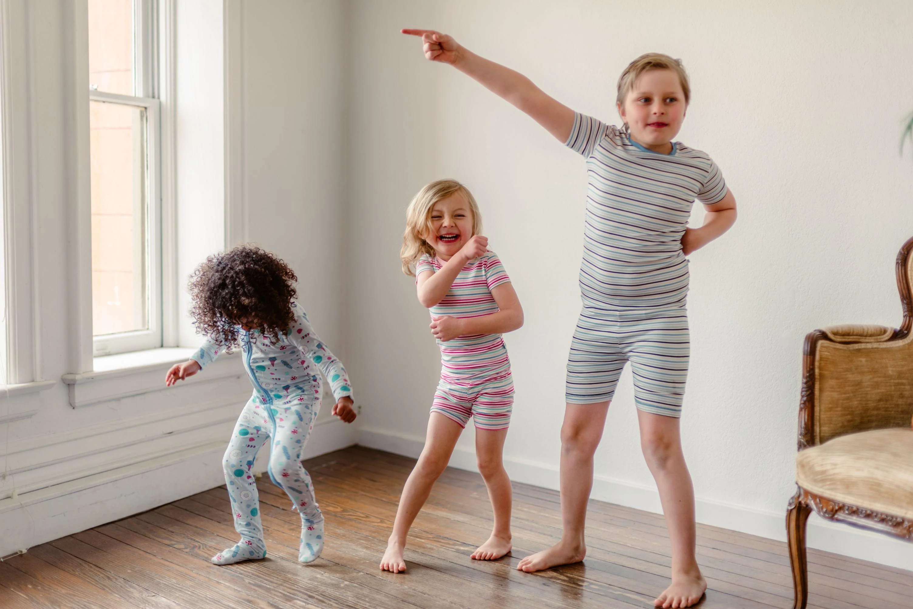 Boy's Print Bamboo Short Sleeve Pajama Set with Shorts - Rhyme Stripe - Image 4