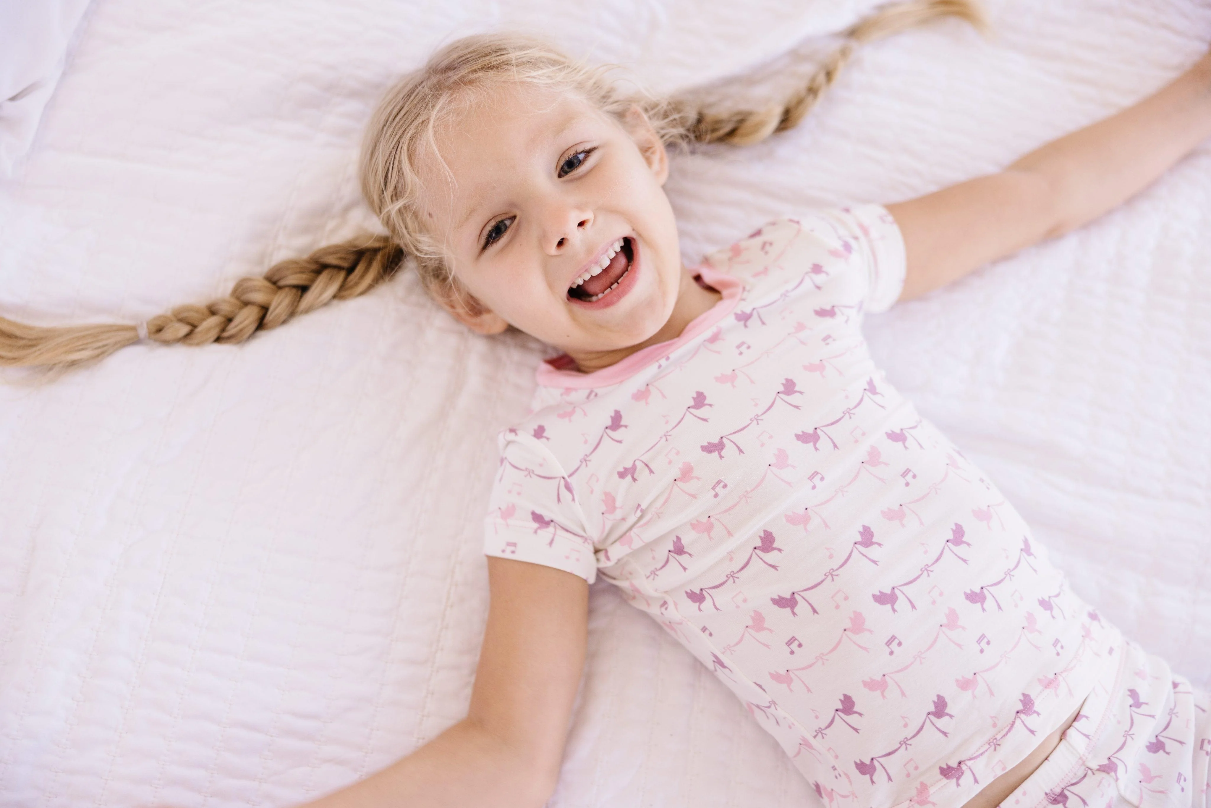 Girl's Print Bamboo Short Sleeve Pajama Set with Shorts - Natural Bird Banner - Image 4
