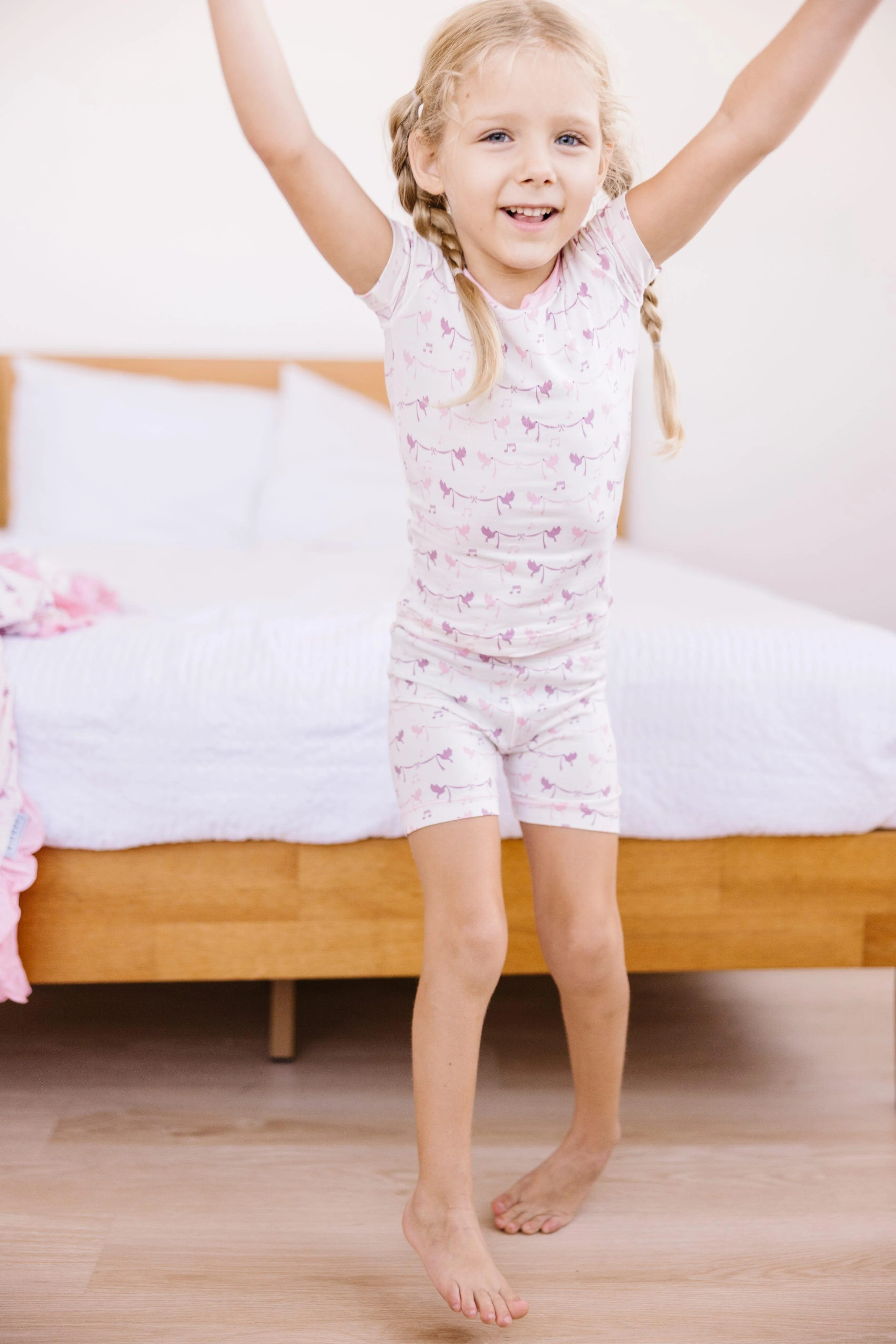 Girl's Print Bamboo Short Sleeve Pajama Set with Shorts - Natural Bird Banner - Image 6