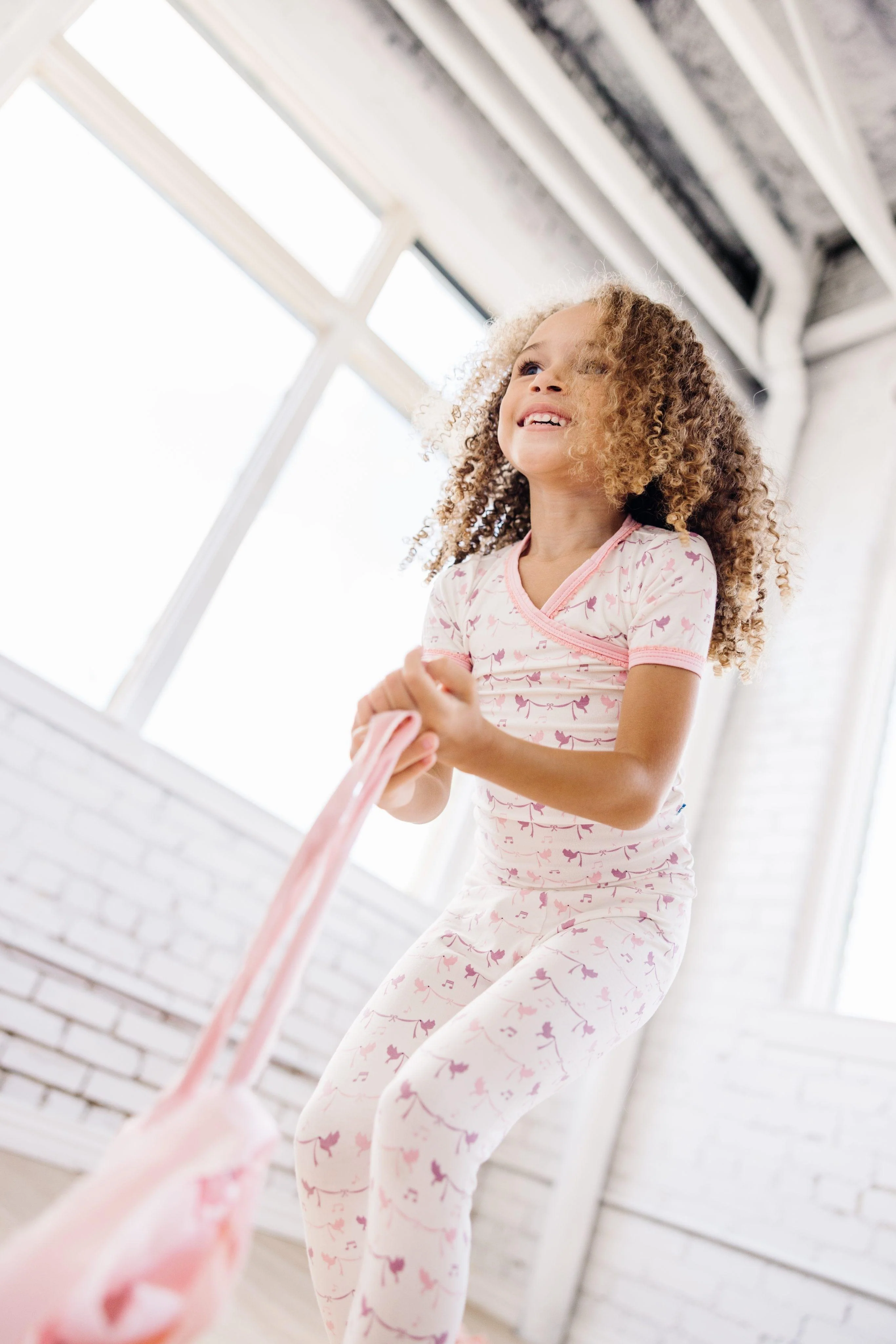 Girl's Print Bamboo Short Sleeve Scallop Kimono Pajama Set - Natural Bird Banner - Image 4