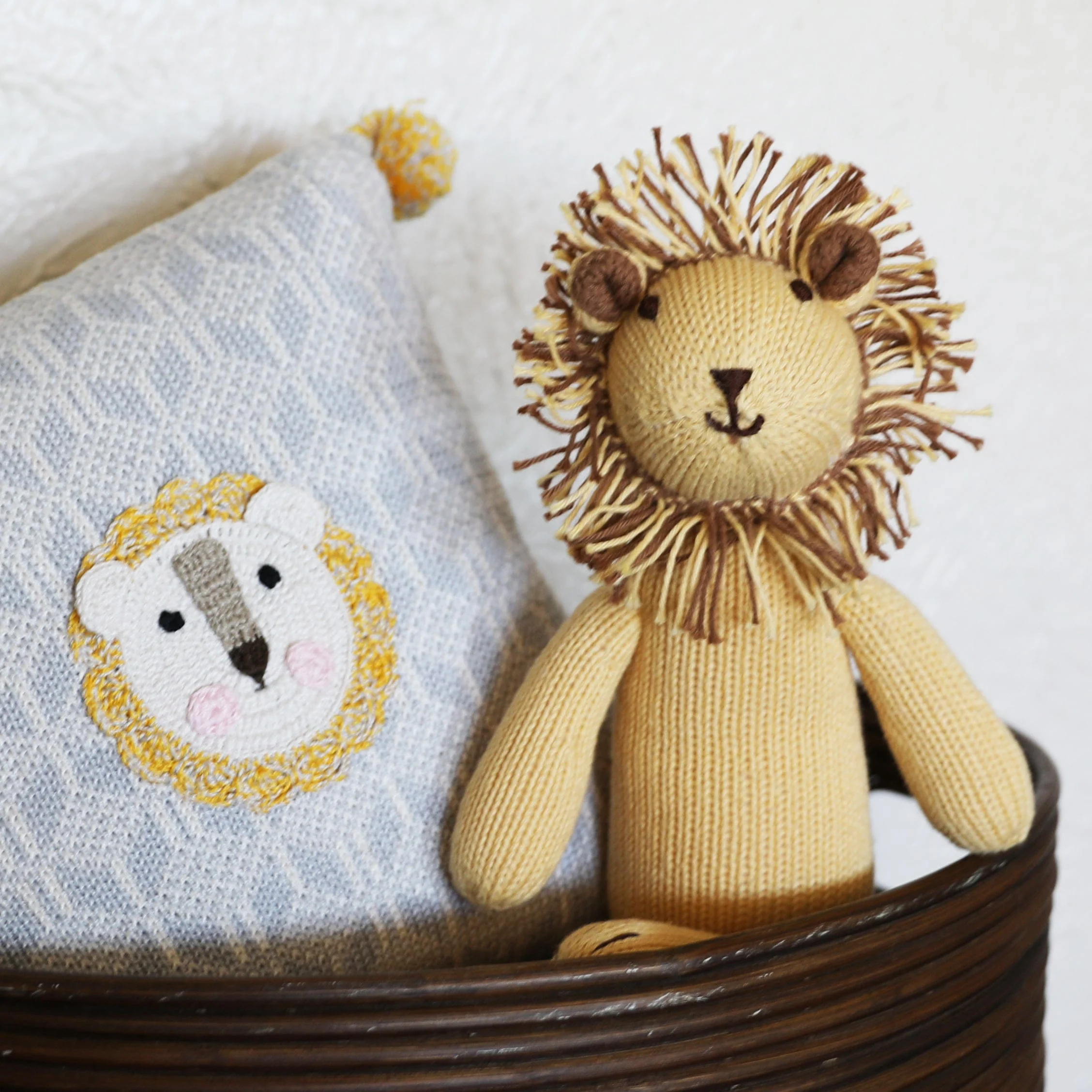 Lion 10" Pillow - Image 4