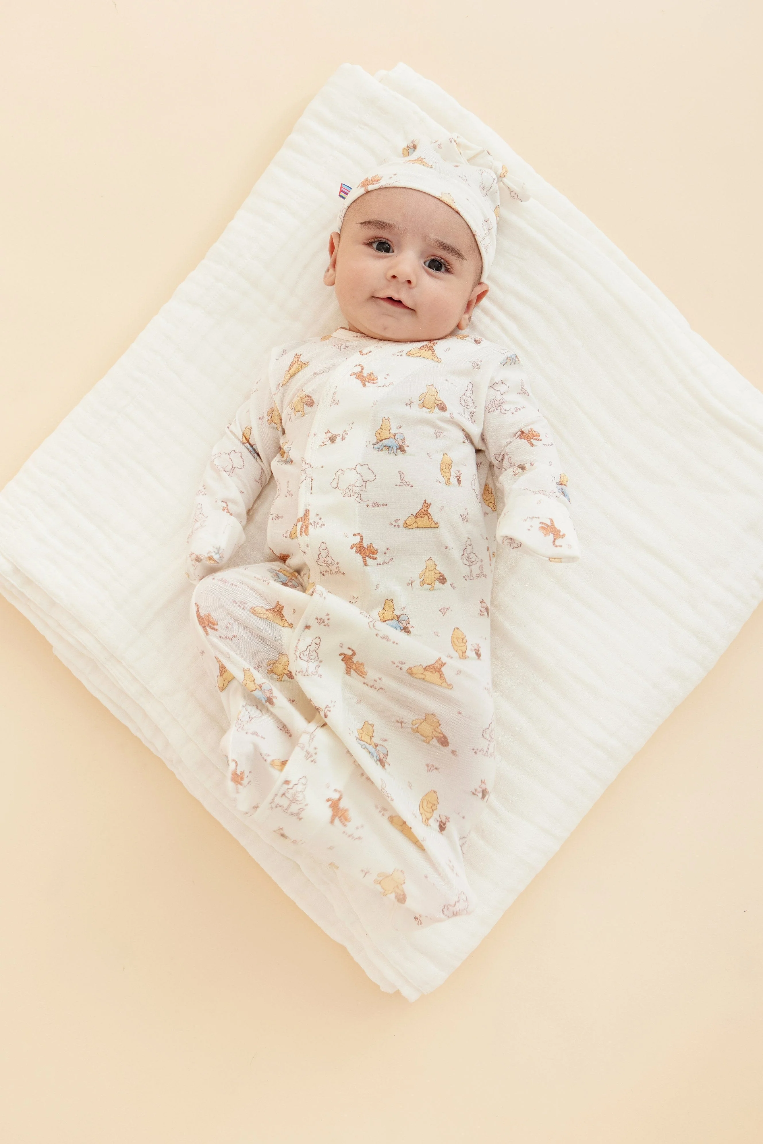 Magnetic Layette Gown & Hat Set - Disney Moments with Friends - Image 4
