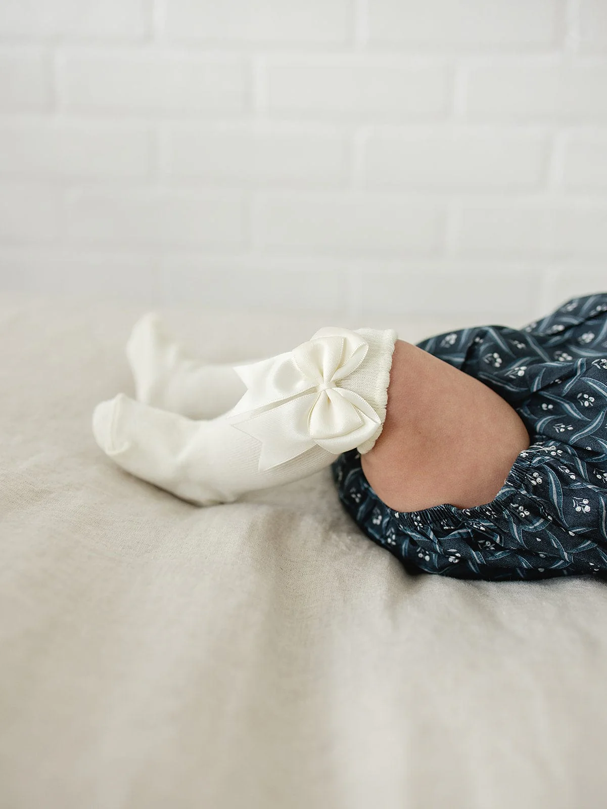 Mebie High Rise Bow Socks - Image 8