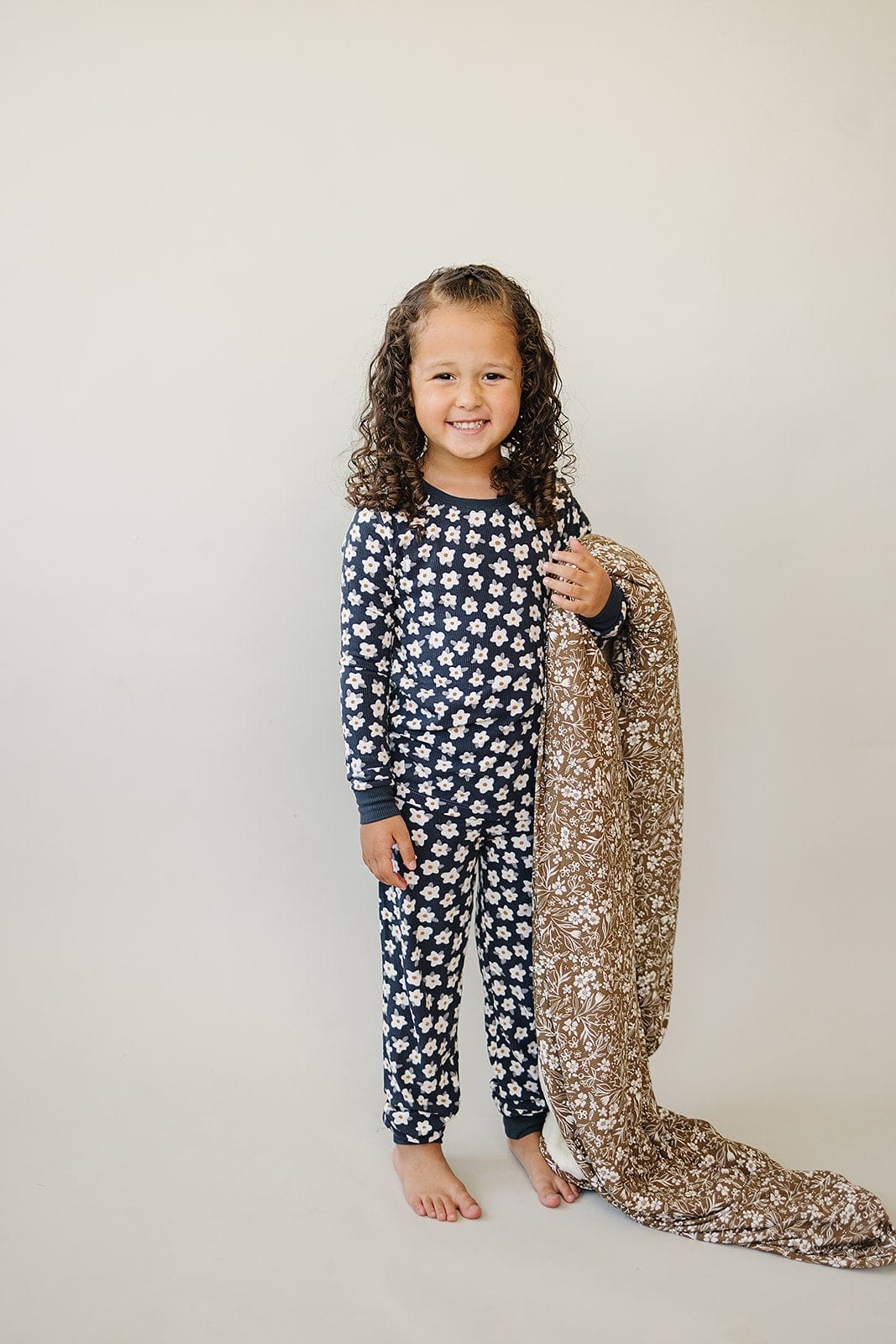 Navy Daisy Ribbed Bamboo Cozy Set - Image 3