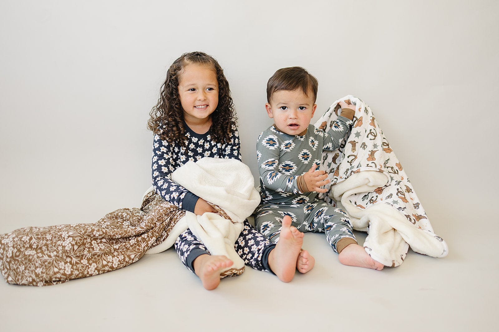 Navy Daisy Ribbed Bamboo Cozy Set - Image 4