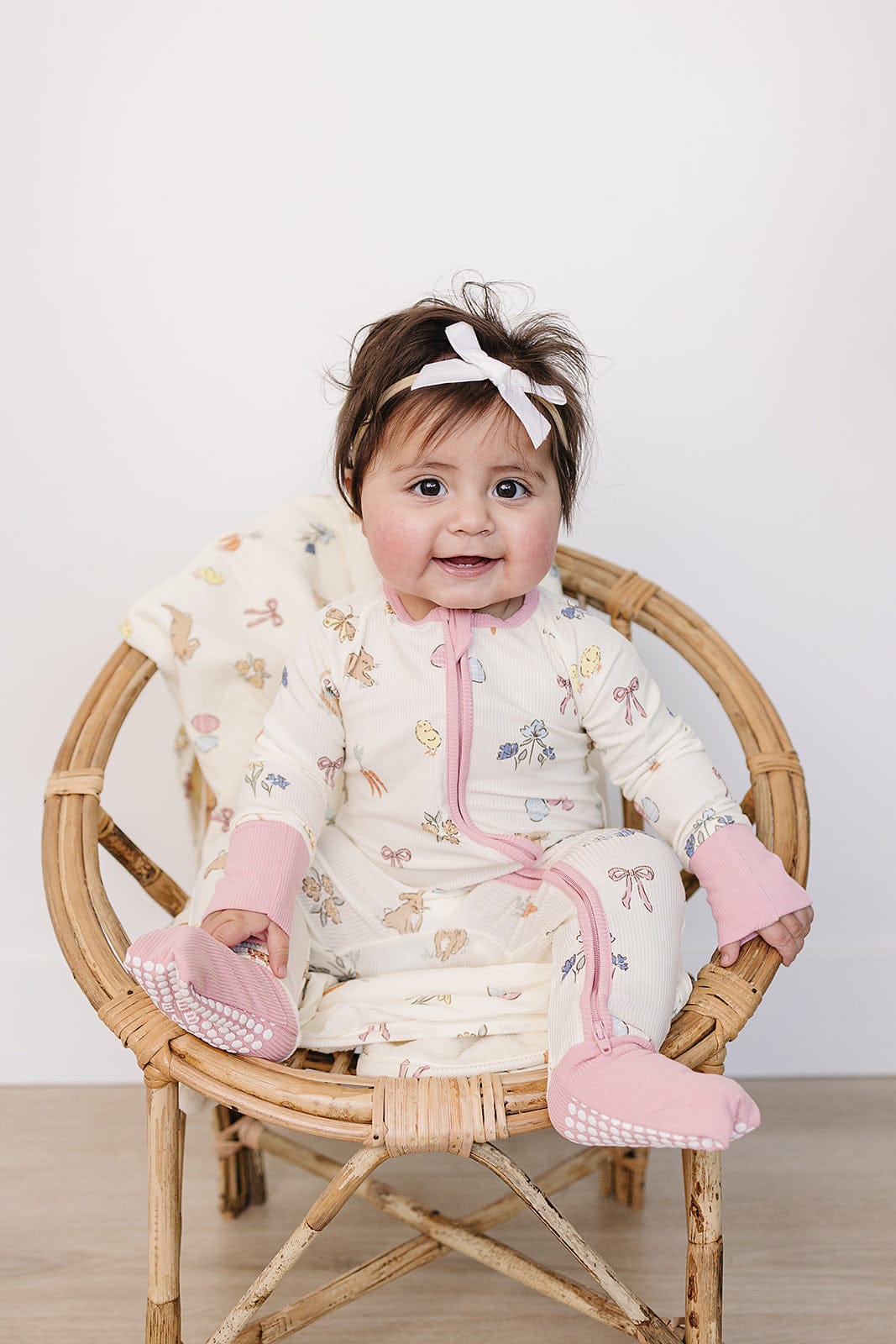 Pink Bunny Ribbed Bamboo Zipper - Image 3