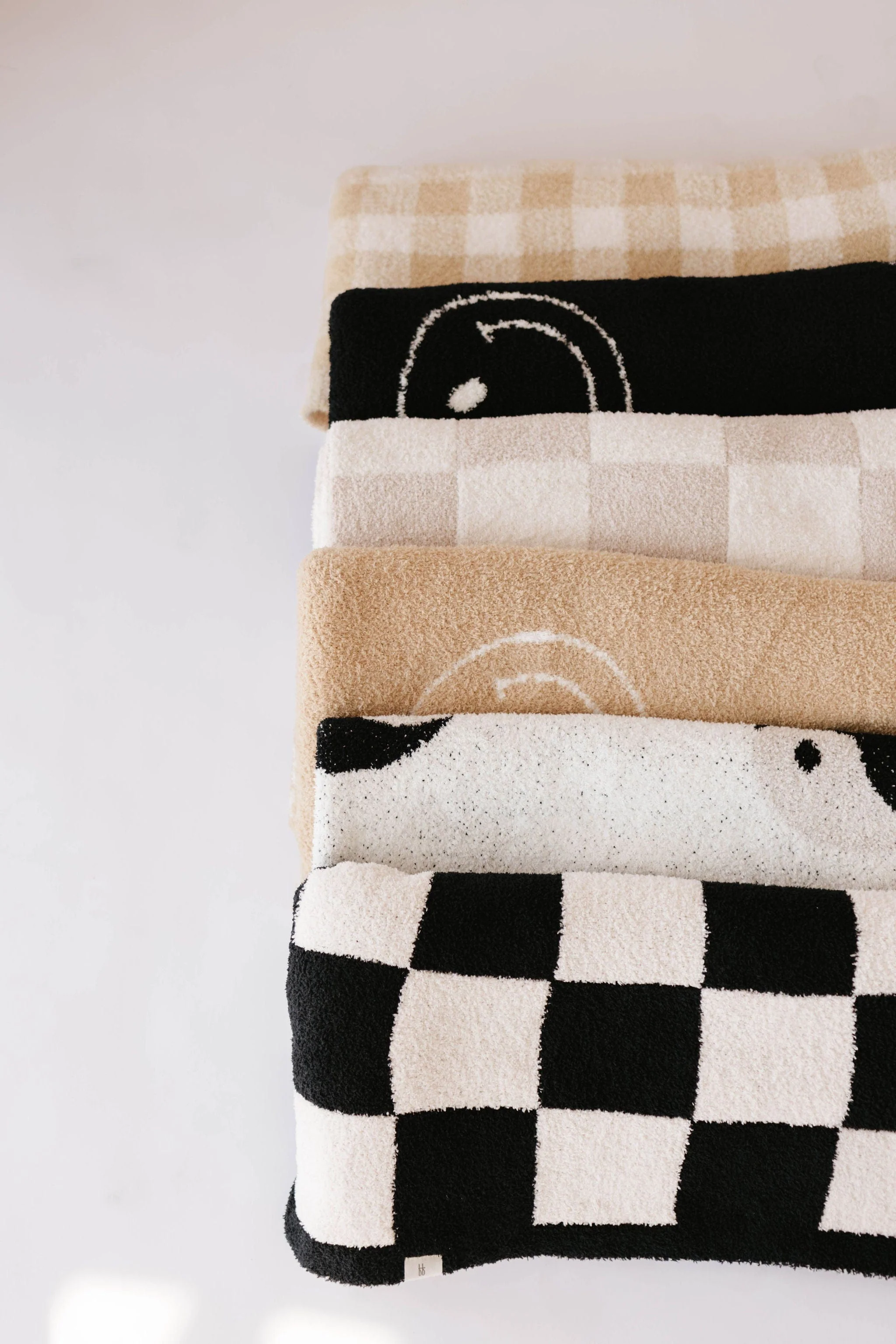 Plush Blanket - Black & White Yin Yang - Image 12