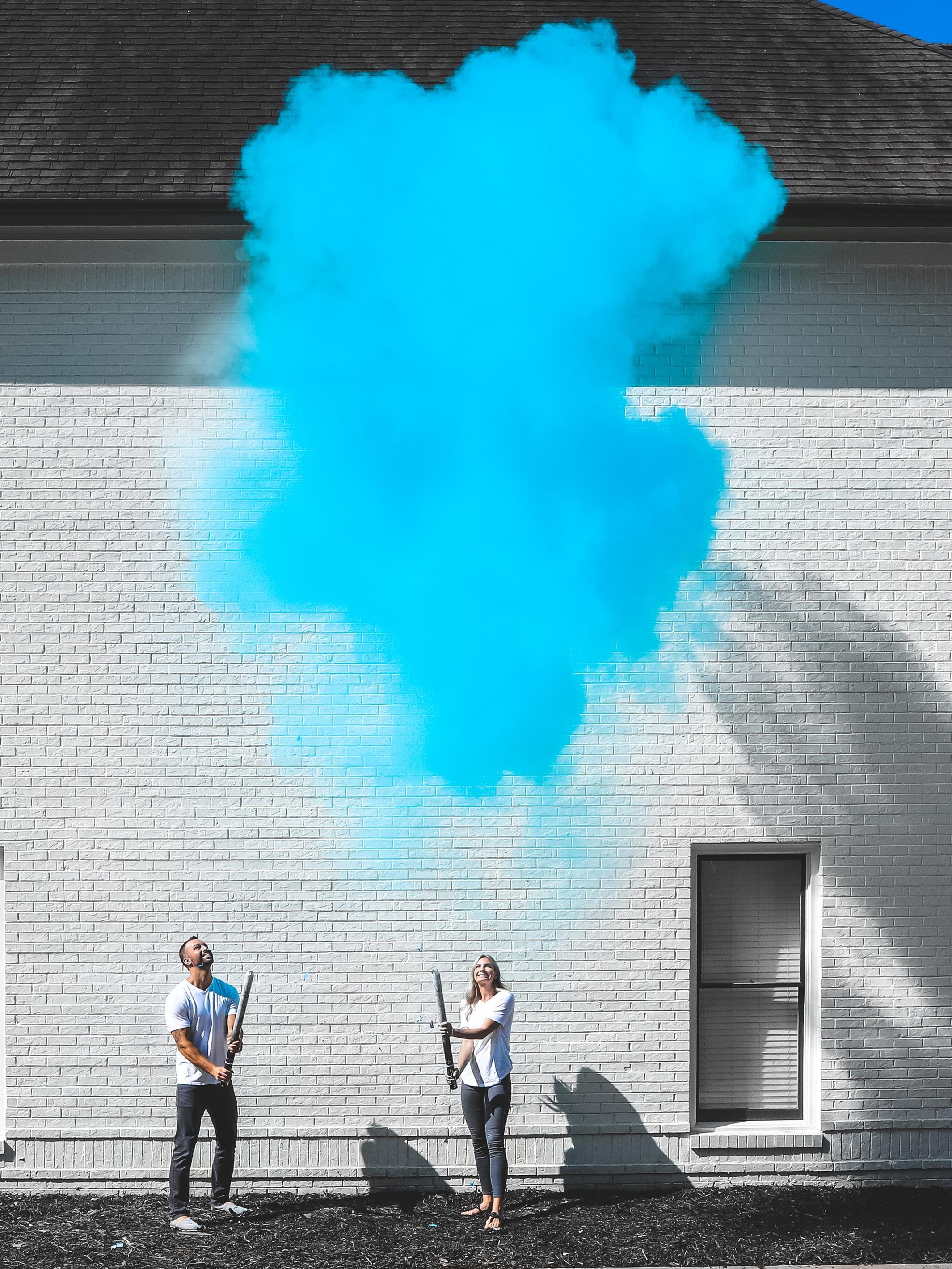 32" Push-Button Gender Reveal Popper – Assorted Pink & Blue Colors, Unique Confetti Powder Streamer Mix for Stunning Gender Reveal Ideas - Image 5