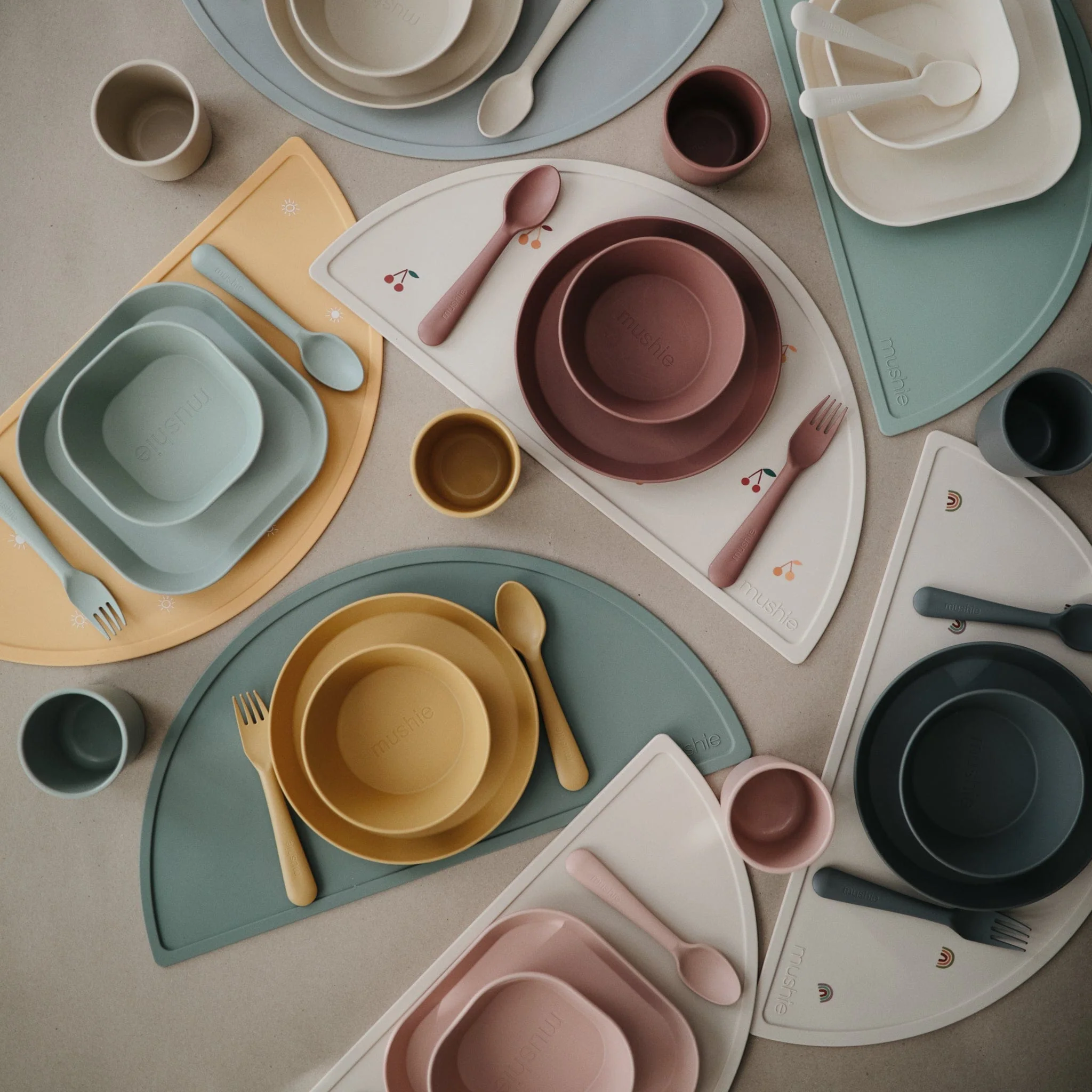 Round Dinnerware Plates, Set of 2 - Image 42