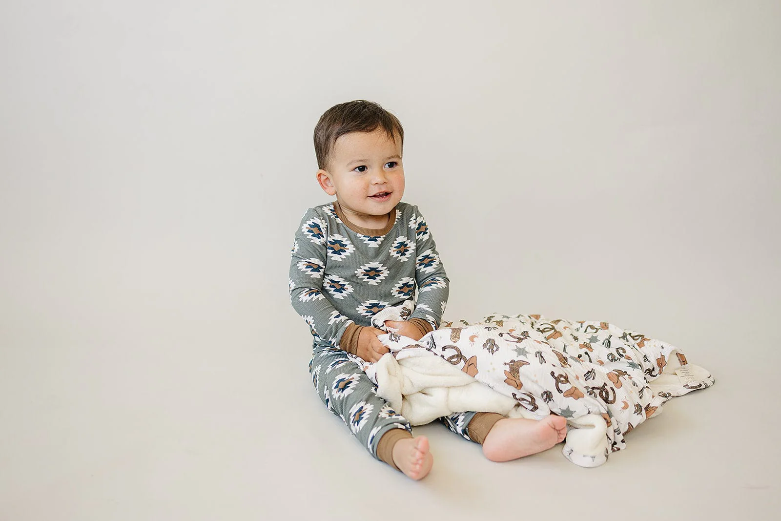 Southwest Aztec Ribbed Bamboo Cozy Set - Image 3