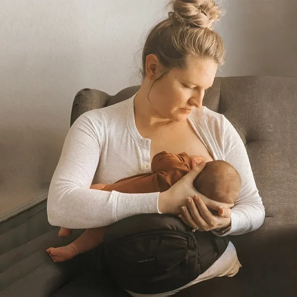The Tushbaby Hip Carrier - Image 13