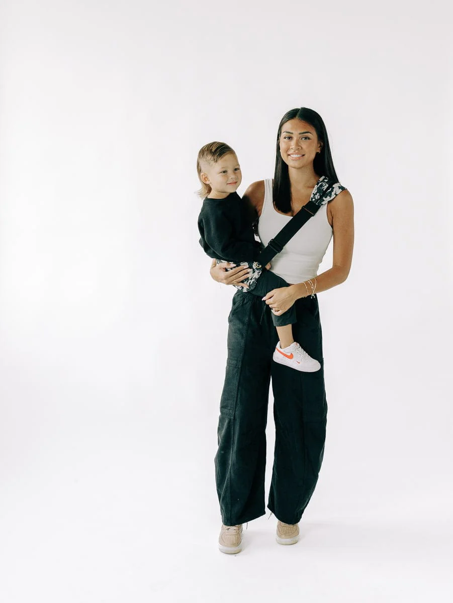 Tushbaby Liftoff Toddler Sling - Image 2